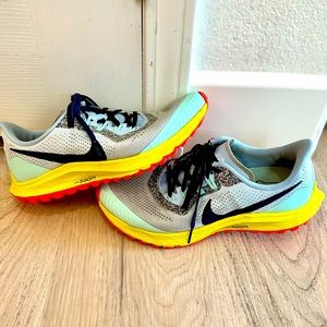 Nike Women’s Air Zoom Pegasus Trail Size 7.5